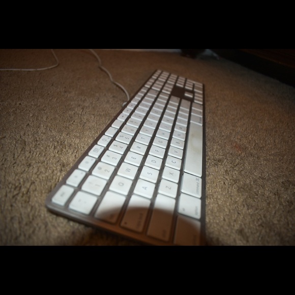 Apple KeyBoard - Picture 3 of 3